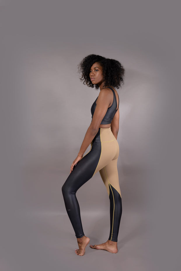 Two-tone liquid leggings in black and light brown